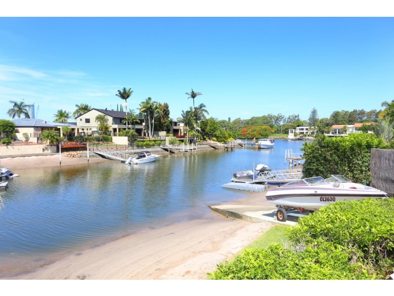 6 Wallaby Place, Sorrento QLD 4217