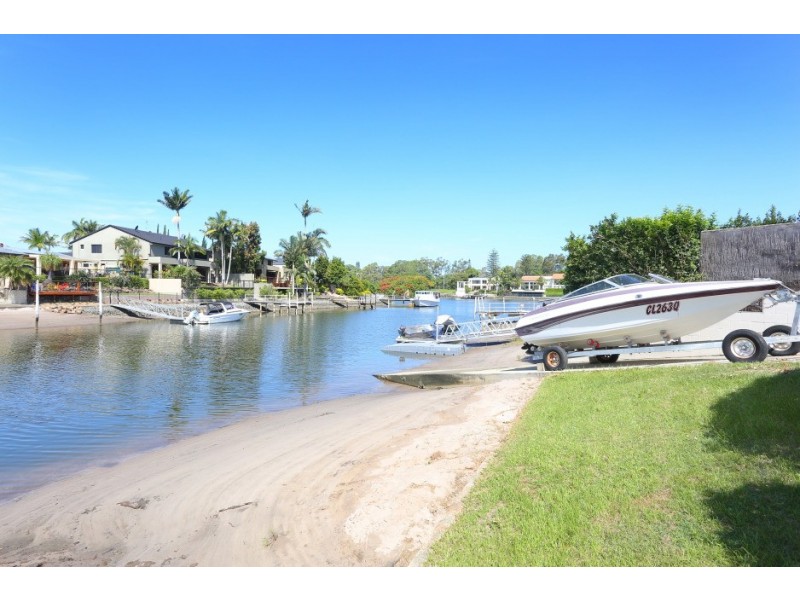 6 Wallaby Place, Sorrento QLD 4217