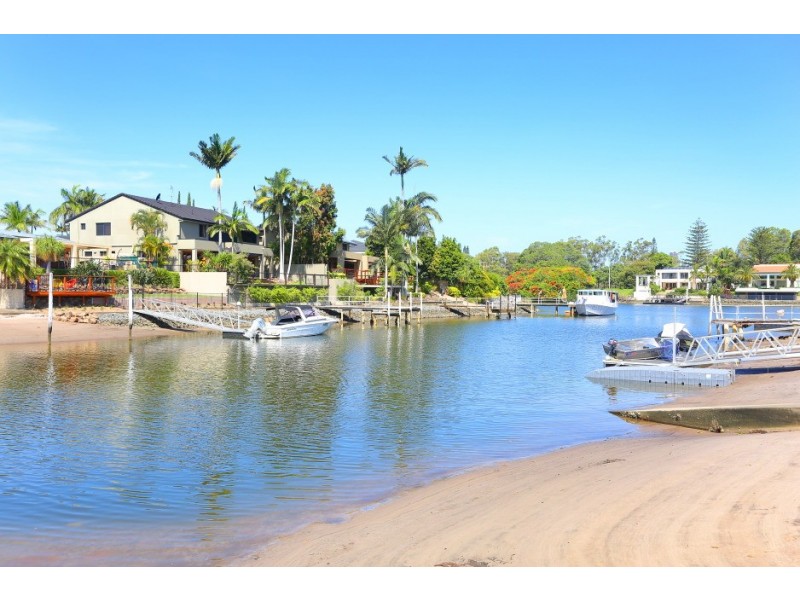 6 Wallaby Place, Sorrento QLD 4217