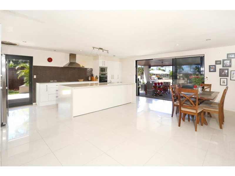 6 Wallaby Place, Sorrento QLD 4217