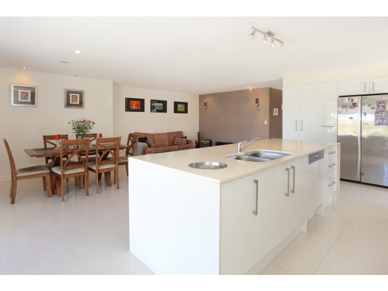 6 Wallaby Place, Sorrento QLD 4217