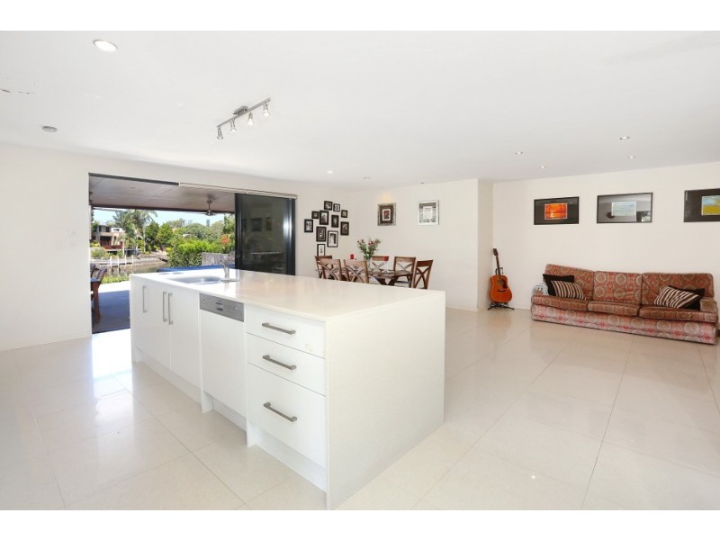 6 Wallaby Place, Sorrento QLD 4217