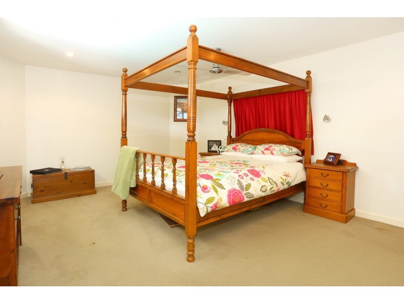 6 Wallaby Place, Sorrento QLD 4217