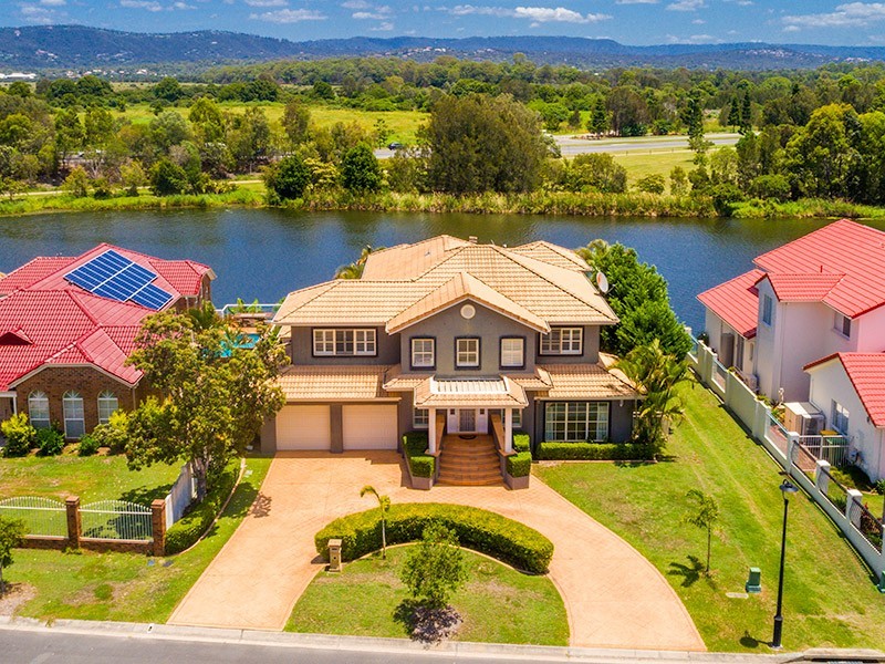 52 Martingale Circuit, Clear Island Waters QLD 4226