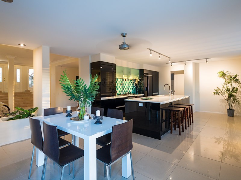 52 Martingale Circuit, Clear Island Waters QLD 4226
