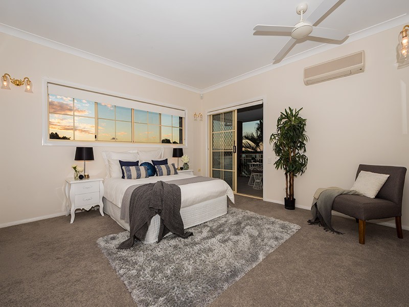 52 Martingale Circuit, Clear Island Waters QLD 4226