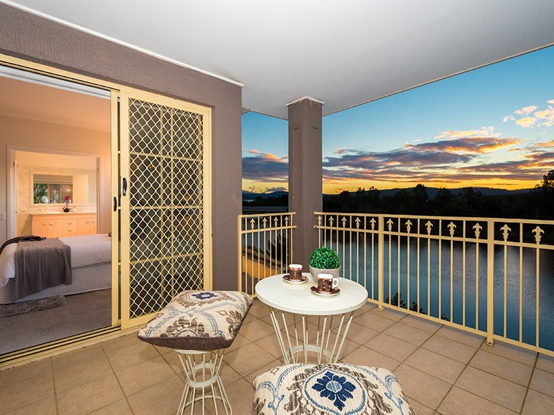 52 Martingale Circuit, Clear Island Waters QLD 4226