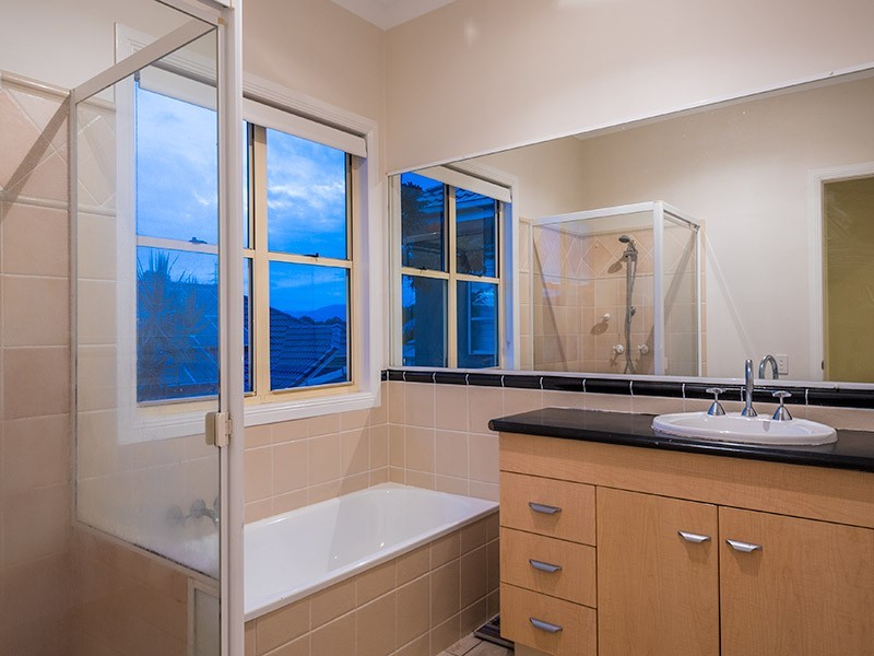 52 Martingale Circuit, Clear Island Waters QLD 4226