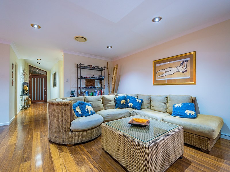 10 The Lido, Isle Of Capri QLD 4217