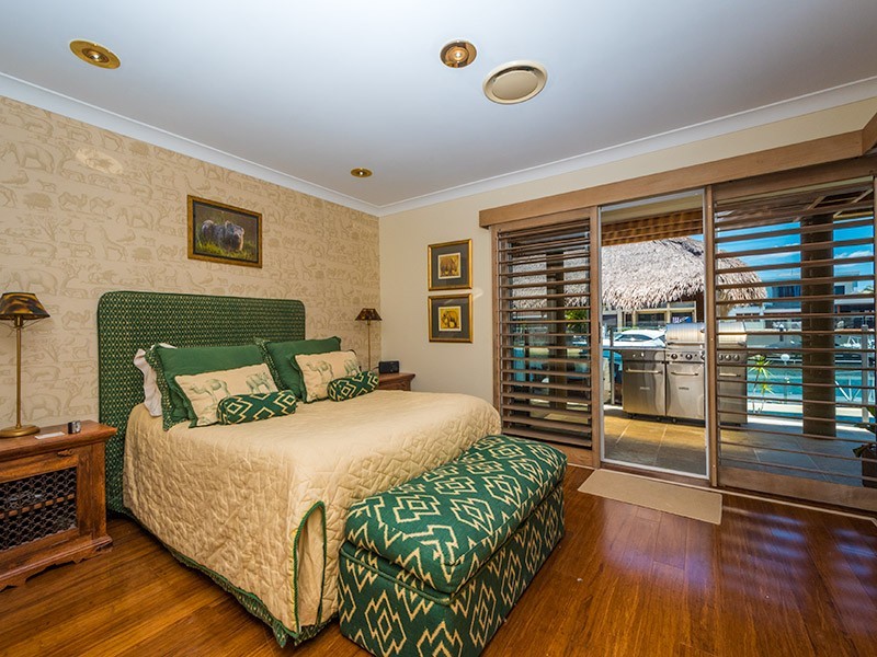 10 The Lido, Isle Of Capri QLD 4217