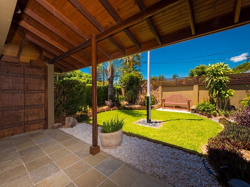 10 The Lido, Isle Of Capri QLD 4217