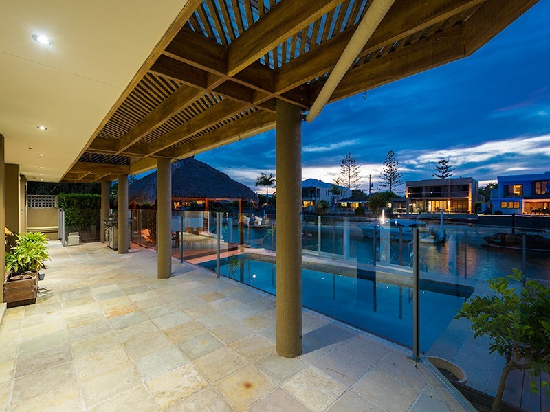 10 The Lido, Isle Of Capri QLD 4217