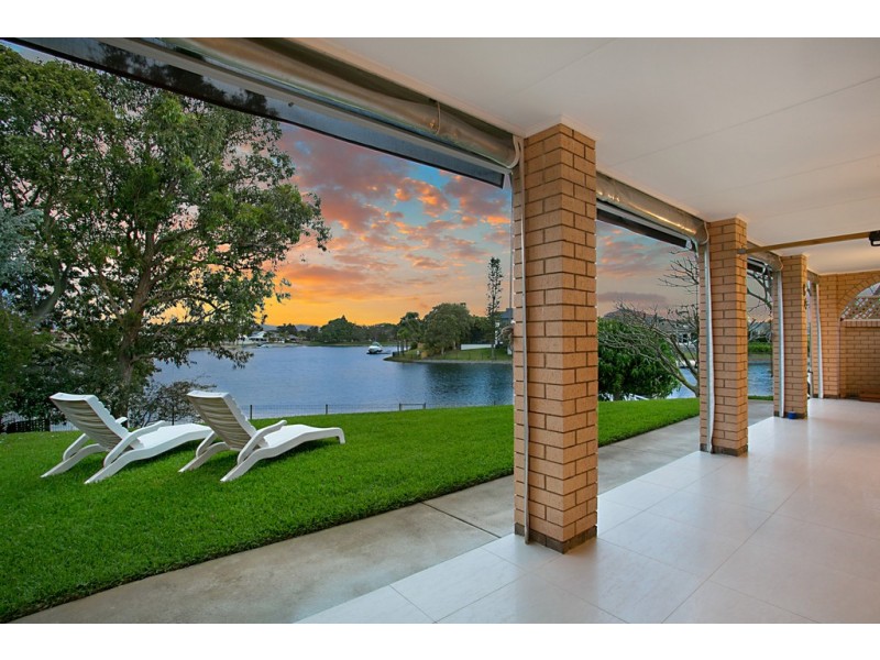 32 Delungra Street, Broadbeach Waters QLD 4218