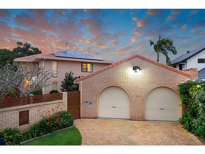 32 Delungra Street, Broadbeach Waters QLD 4218