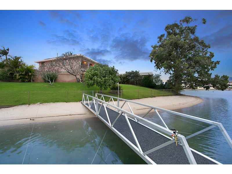32 Delungra Street, Broadbeach Waters QLD 4218