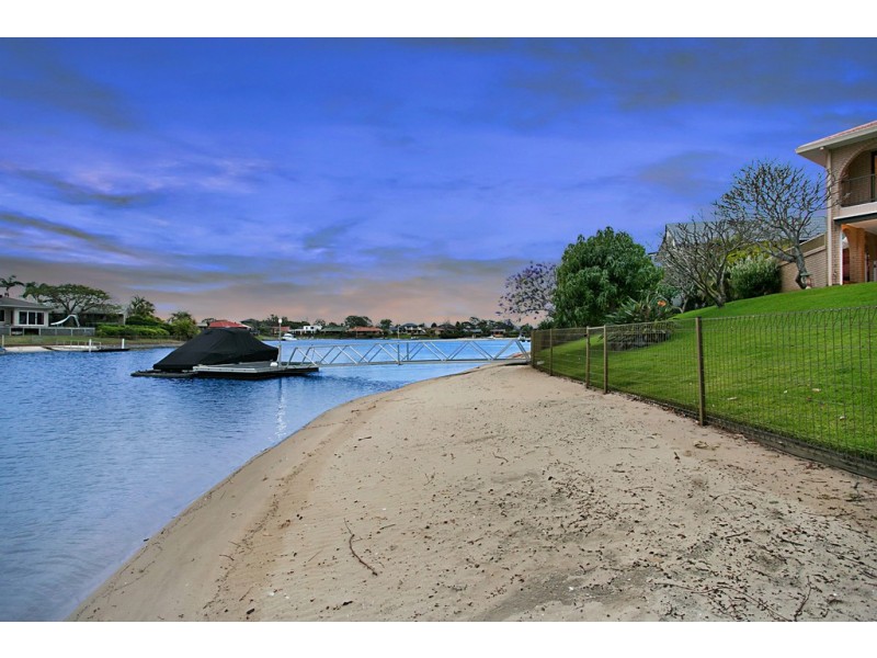 32 Delungra Street, Broadbeach Waters QLD 4218