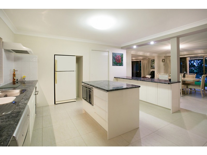 32 Delungra Street, Broadbeach Waters QLD 4218
