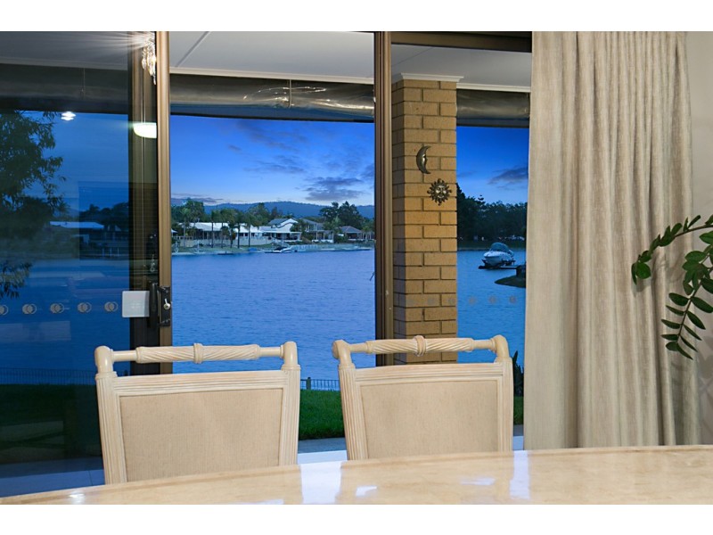 32 Delungra Street, Broadbeach Waters QLD 4218