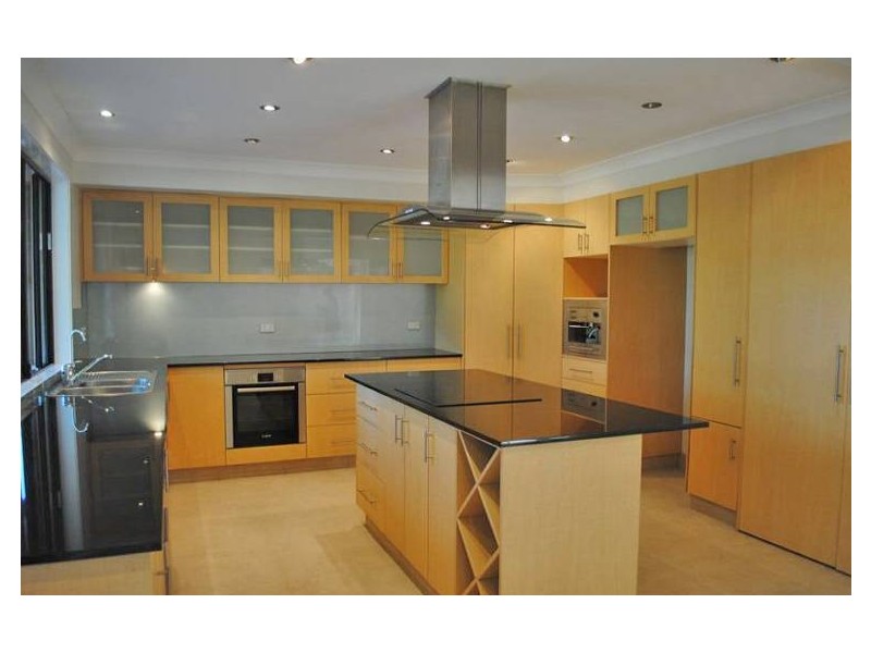 44 Wistaria Avenue, Southport QLD 4215