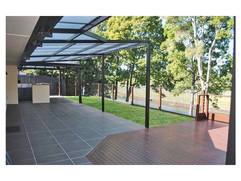 44 Wistaria Avenue, Southport QLD 4215