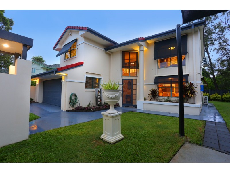 25 Royal Court, Ashmore QLD 4214