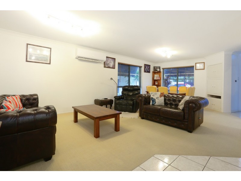 25 Royal Court, Ashmore QLD 4214