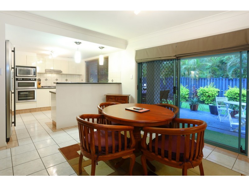 25 Royal Court, Ashmore QLD 4214
