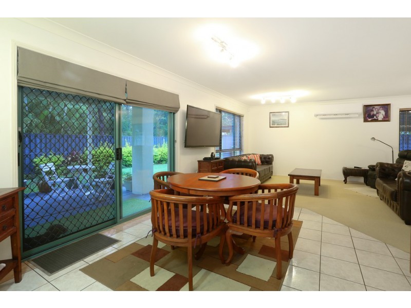 25 Royal Court, Ashmore QLD 4214