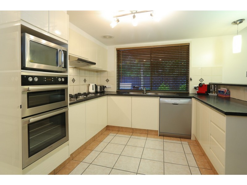 25 Royal Court, Ashmore QLD 4214