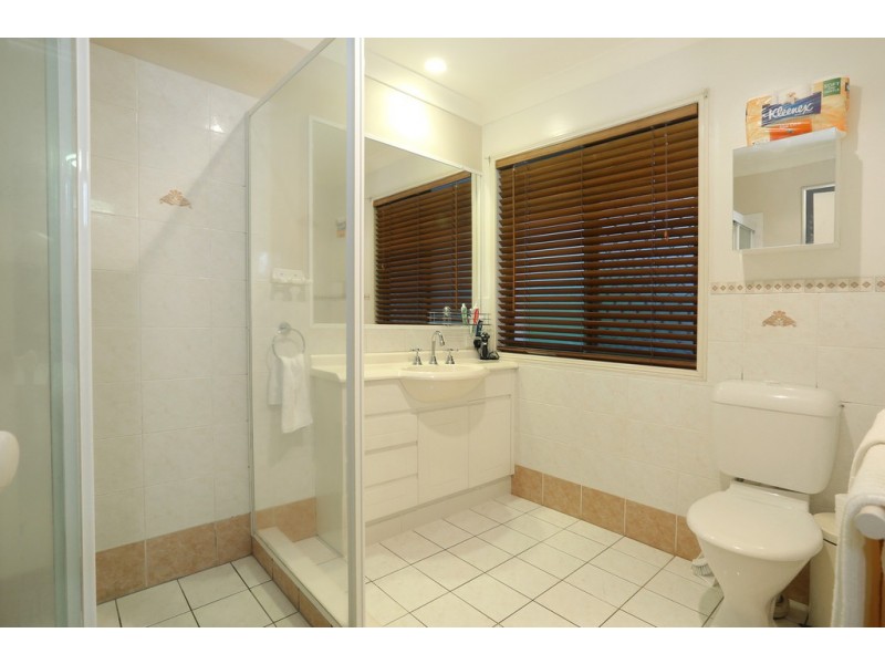 25 Royal Court, Ashmore QLD 4214