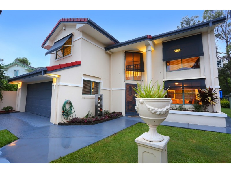 25 Royal Court, Ashmore QLD 4214