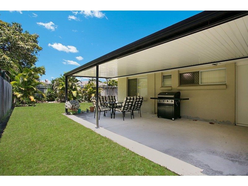 11 Chianti Avenue, Mermaid Waters QLD 4218