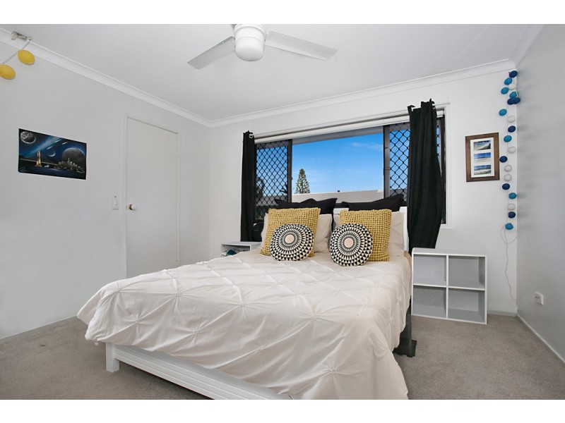 1/52 Bordeaux, Mermaid Waters QLD 4218