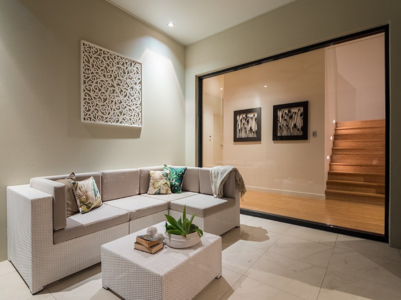 10 Clontarf Avenue, Sorrento QLD 4217