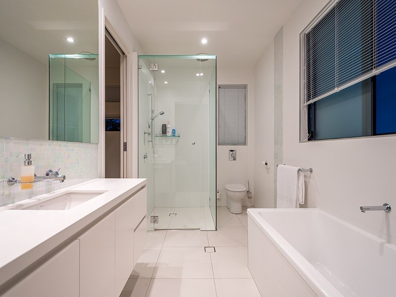 10 Clontarf Avenue, Sorrento QLD 4217