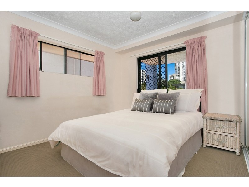 8/10 ‘Island Maison’ Darrambal Street, Surfers Paradise QLD 4217