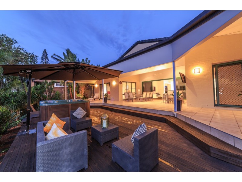 5 Platypus Avenue, Sorrento QLD 4217