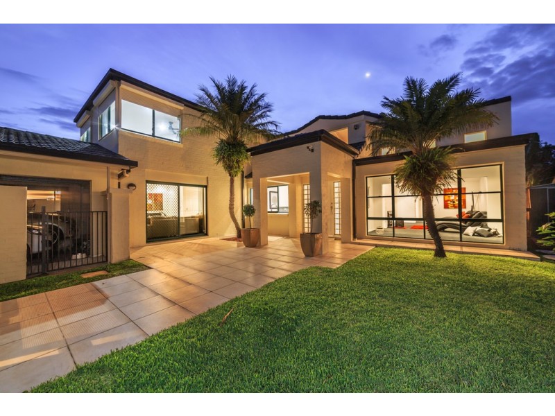 5 Platypus Avenue, Sorrento QLD 4217