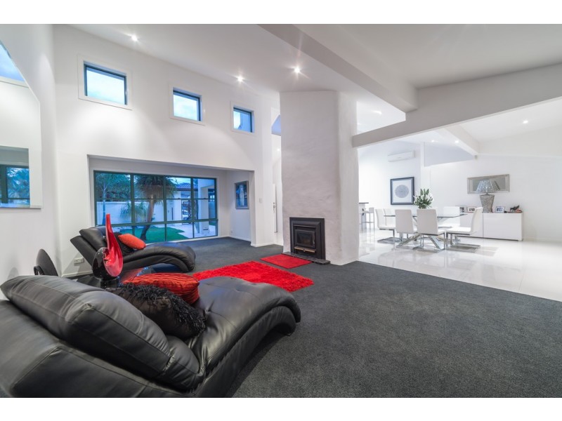5 Platypus Avenue, Sorrento QLD 4217