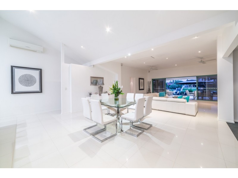 5 Platypus Avenue, Sorrento QLD 4217