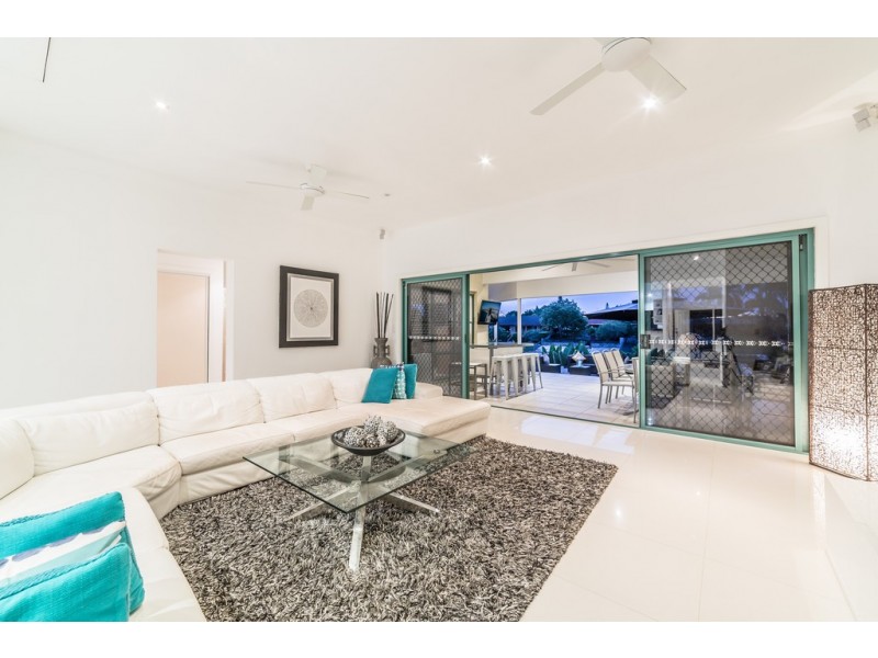 5 Platypus Avenue, Sorrento QLD 4217