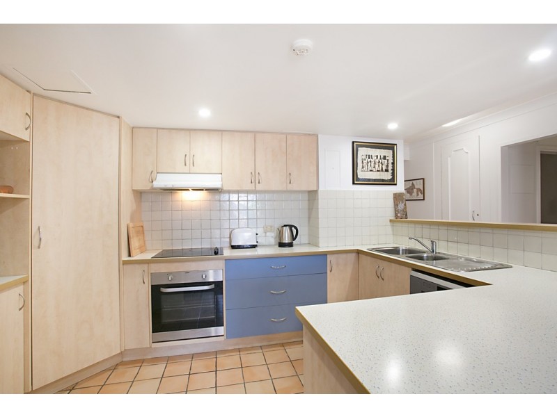 2 ‘Ocean Royale’ 4 Britannia Avenue, Broadbeach QLD 4218