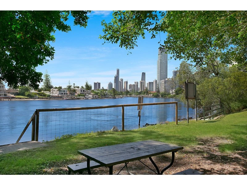 2/23 Genoa Street, Surfers Paradise QLD 4217