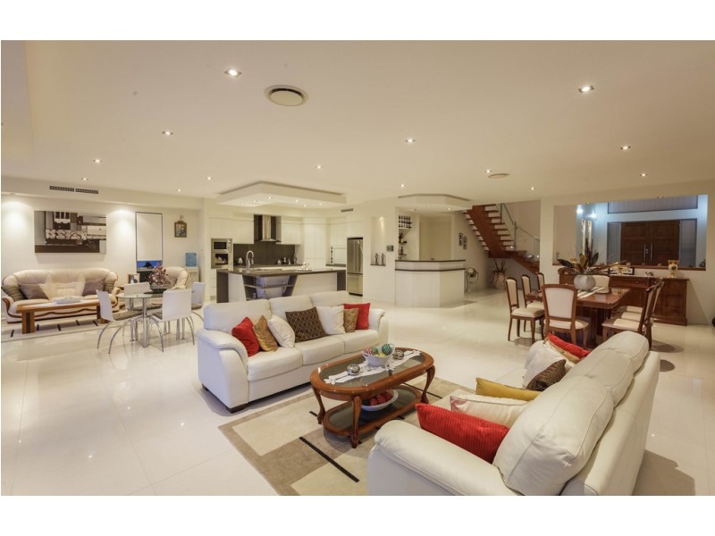 149 Campbell Street, Sorrento QLD 4217