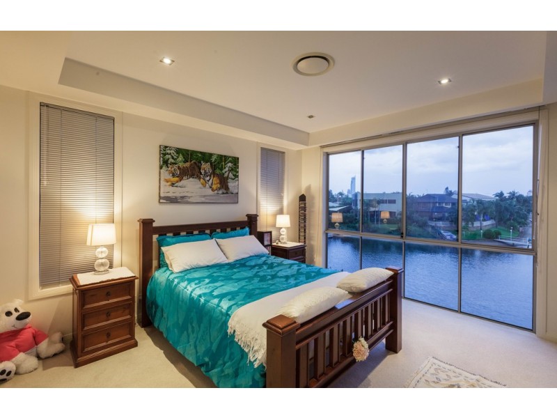 149 Campbell Street, Sorrento QLD 4217