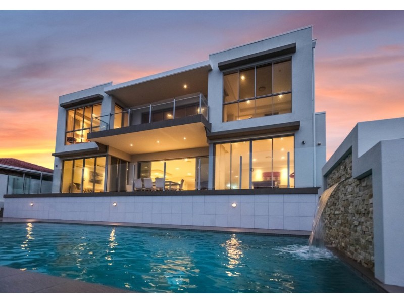 149 Campbell Street, Sorrento QLD 4217