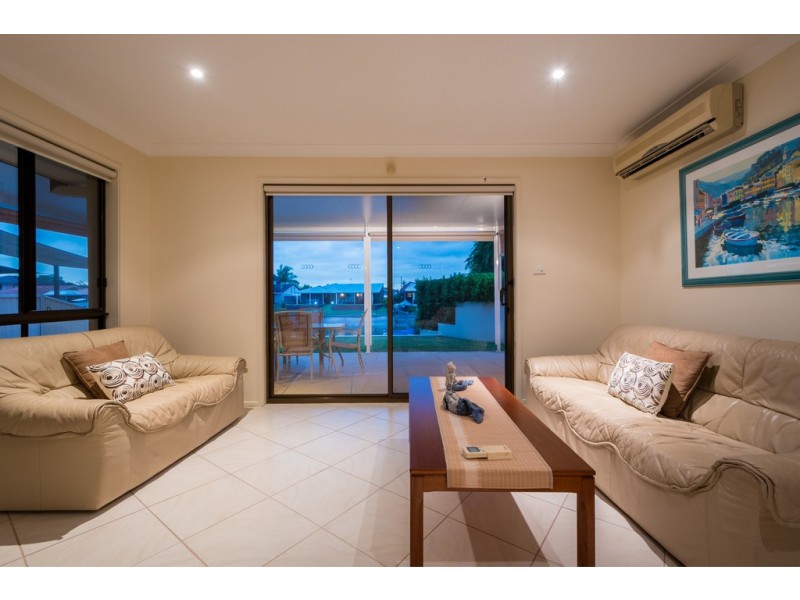 31 Walter Raleigh Cres, Hollywell QLD 4216