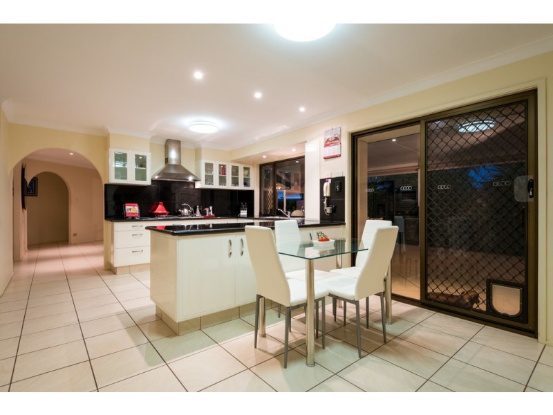 31 Walter Raleigh Cres, Hollywell QLD 4216