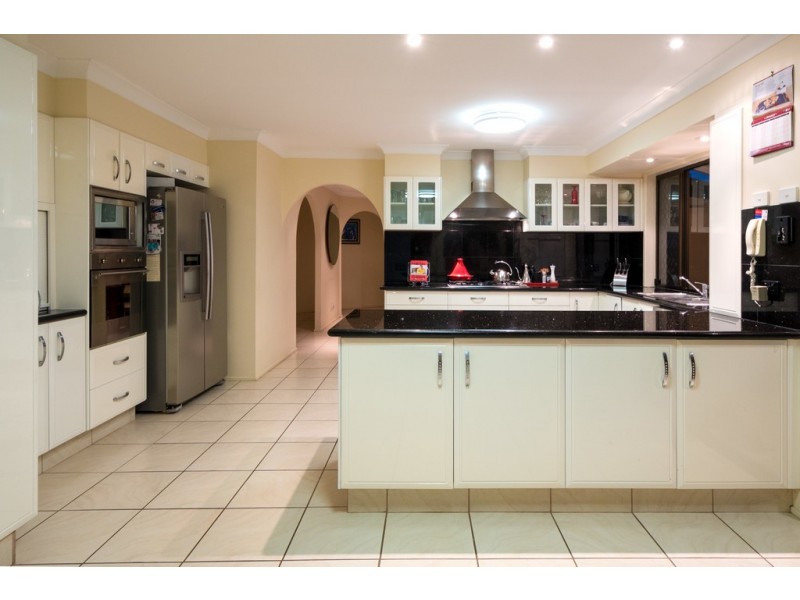 31 Walter Raleigh Cres, Hollywell QLD 4216