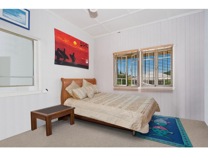 20 Riviera Road, Miami QLD 4220